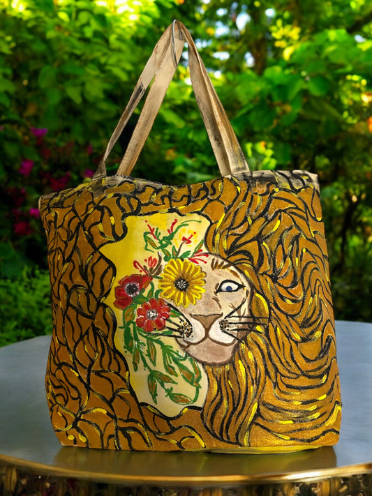 Majestic Roar tote bag